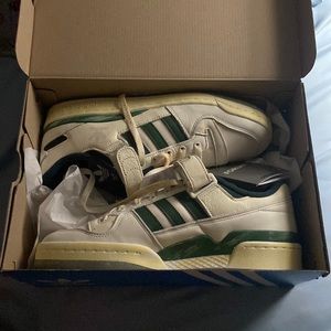 ADIDAS FORUM 84 LOW AEC, green, size 9 1/2 mens